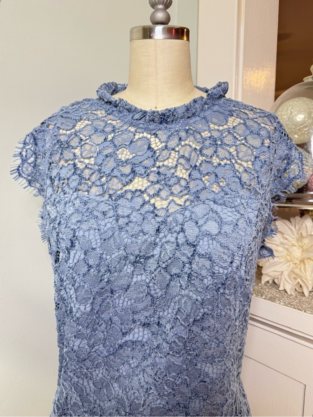 White House Black Market Blue Velour & Lace Short Sleeve Top Size 14 NWT - Picture 4 of 10